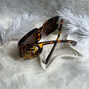 Tortoise summer shades - sunglasses